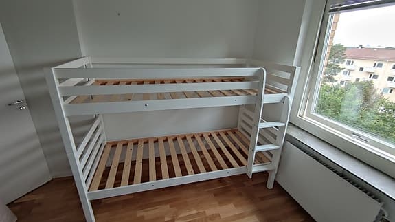 Våningssäng vit med stege