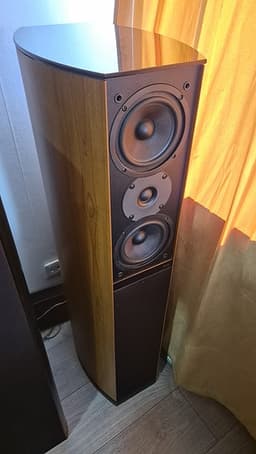 JAMO D590 högtalare