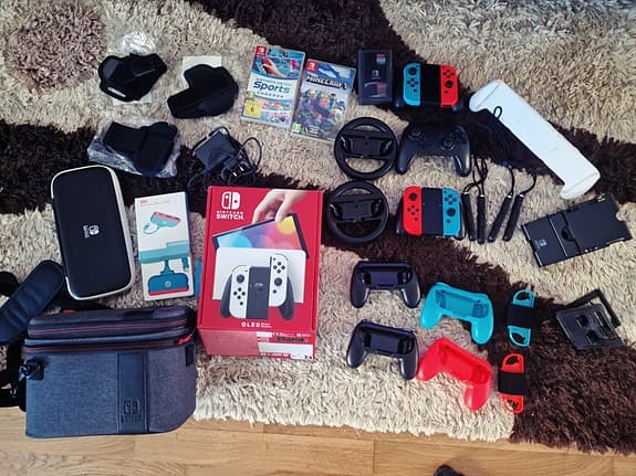 MEGA GAMING DEAL! Nintendo Switch OLED VIP Ultimate paket -6 Kontroller& 47 Spel