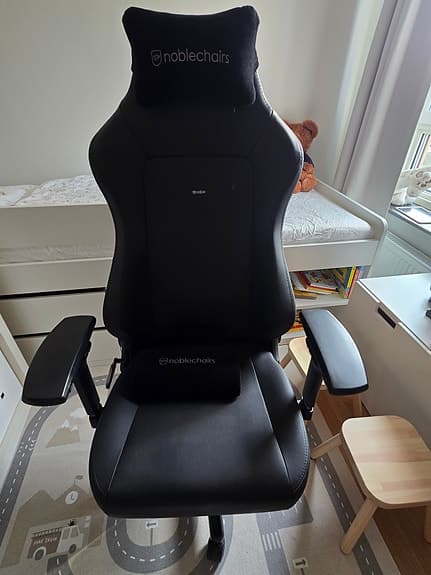 Noblechair Hero PU läder svart gamingstol