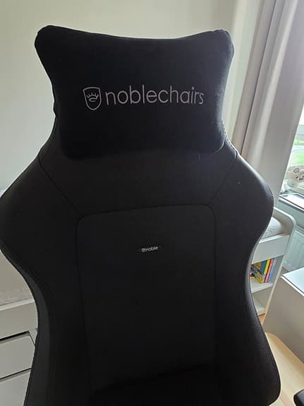Noblechair Hero PU läder svart gamingstol