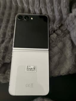 Samsung Galaxy Z Flip7 FE mobil 256 GB vit