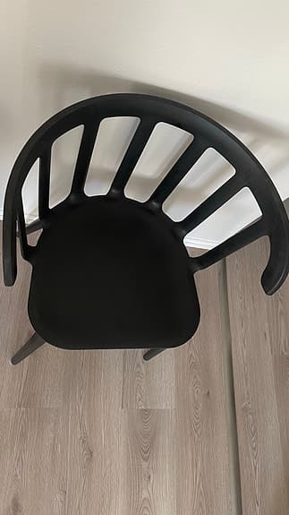 Stilren IKEA stol i svart (2 st)