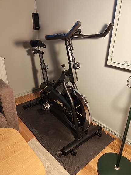 Titan Life motionscykel/spinningcykel.