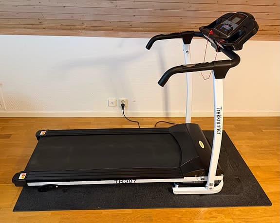 SÄNKT PRIS - Trekkrunner löpband TR007 med display och säkerhetslina