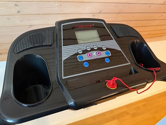 SÄNKT PRIS - Trekkrunner löpband TR007 med display och säkerhetslina