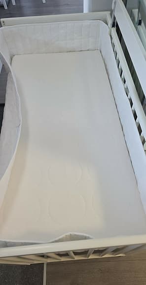 Madrass, sängskydd, madrasskydd, täcke