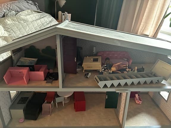 Lundby dockskåp med möbler