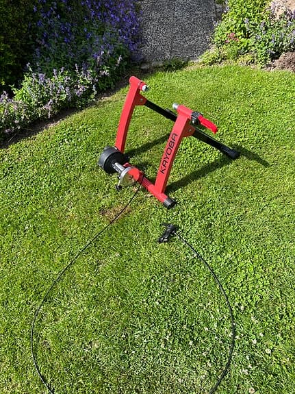 Kinetic cykeltrainer röd