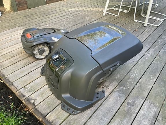 Husqvarna Automower 305 robotgräsklippare med hus/garage