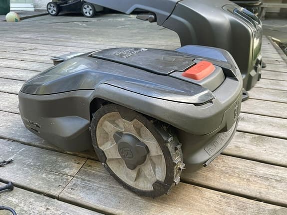 Husqvarna Automower 305 robotgräsklippare med hus/garage