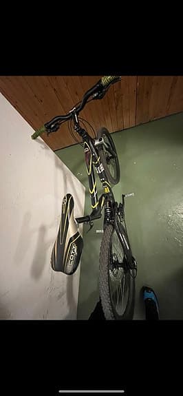 BMX som har både dämpning fram och bak. PRISET GÅR ATT DISKUTERA