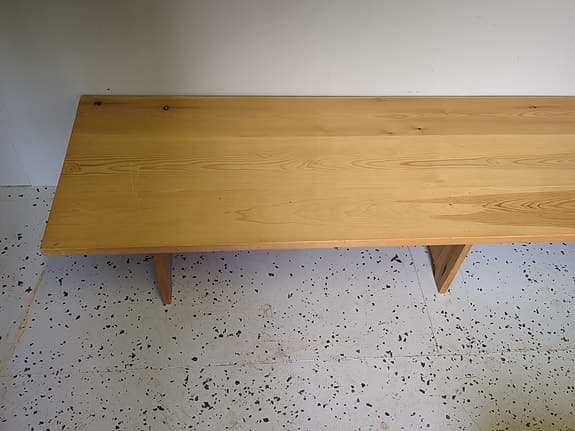 Sittbänk i furu med måtten 45 cm x 178 cm x 2,5 cm