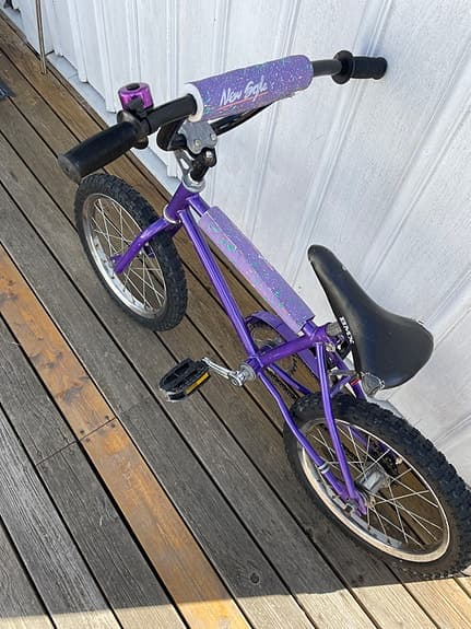 Barncykel 16" lila för små barn