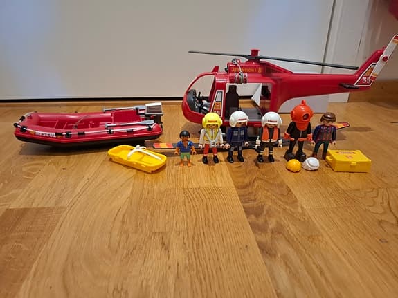 Playmobil räddningshelikopter och gummibåt
