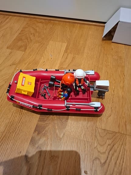 Playmobil räddningshelikopter och gummibåt