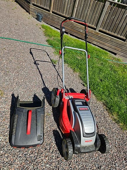 Hecht 1845 gräsklippare 46 cm röd