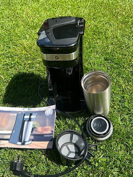 Elektrisk liten kaffebryggare med termosmugg