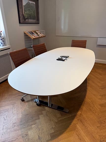 Konferensbord för 6 sittplatser