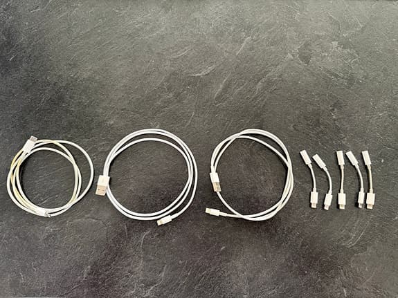 Apple laddare samt adaptrar