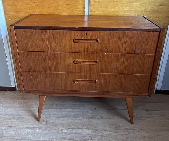 Teakbyrå i retrostil – 3 lådor