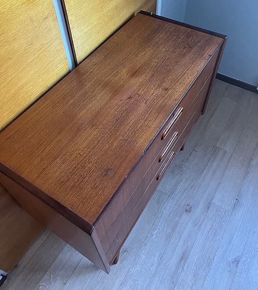 Teakbyrå i retrostil – 3 lådor