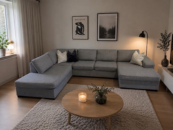 Stor fräsch soffa från Mio möbler