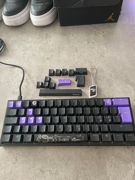 Ducky One 2 Mini mekaniskt tangentbord 60% svart/lila