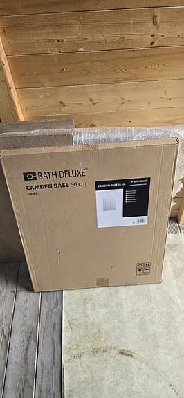 Badrumsspegel 56x65cm, fortfarande i förpackning