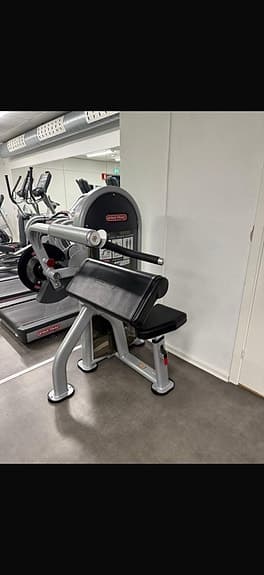 Star trac  bicepscurl/tricep extension gymmaskin svart/grå