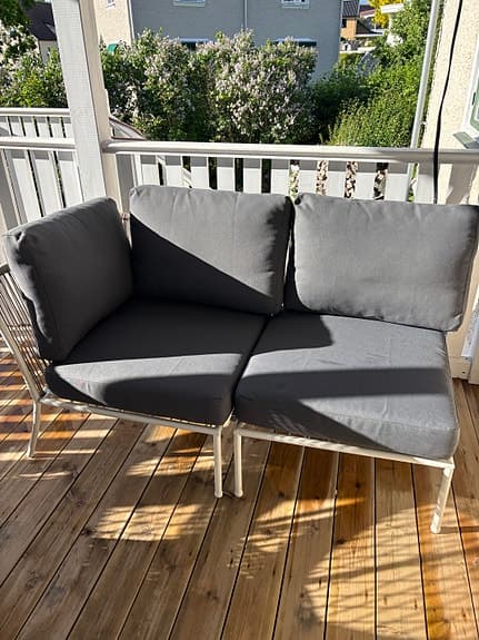 Utesoffa IKEA Segerön med dynor Duvholmen för balkong, uteplats eller altan