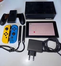 Nintendo Switch V2 Fortnite Limited Editon