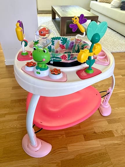 2-i-1 baby jumper och activity center