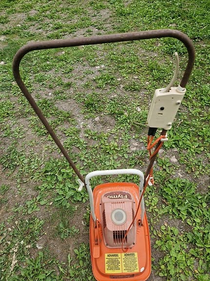 Flymo DLE gräsklippare eldriven orange