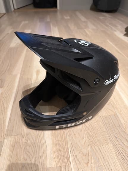 Giro fullface cykelhjälm