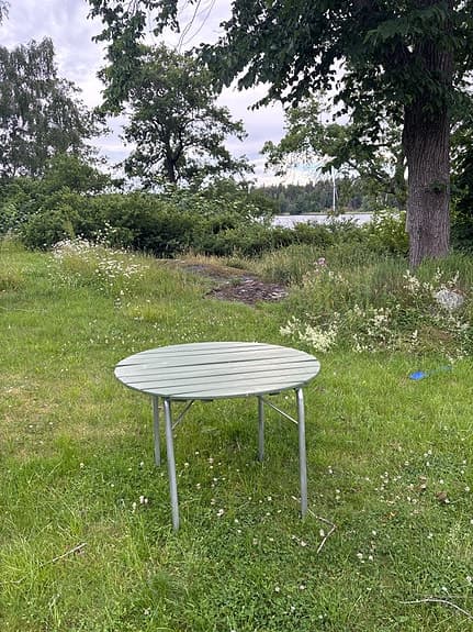 Grythyttan runt trädgårdsbord grönt