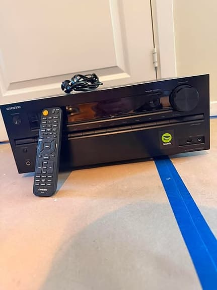 Onkyo AV-receiver med nätverk & Spotify – inkl. fjärrkontroll