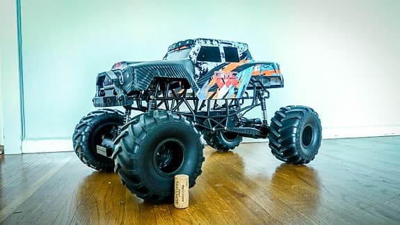 Monstertruck gigantisk och lagom snabb