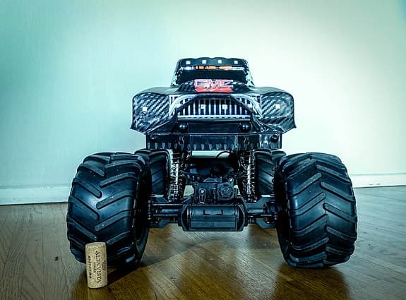 Monstertruck gigantisk och lagom snabb