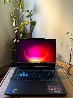 MSI Cyborg 14 A13VE, gaminglaptop i nyskick med kvitto