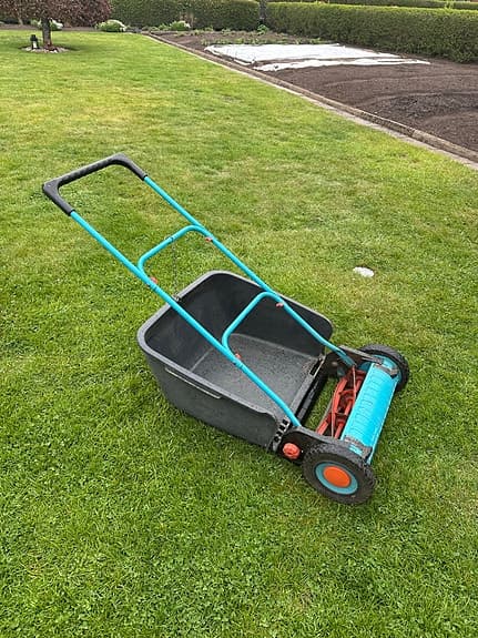Gardena handgräsklippare med uppsamlare