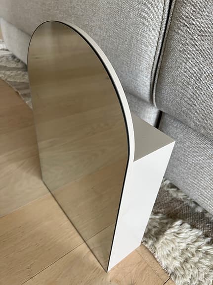 GRANIT sminkspegel med förvaring / hyllplan