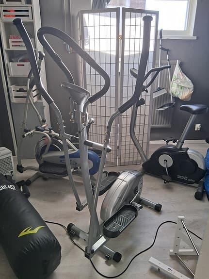 Silverfärgad crosstrainer