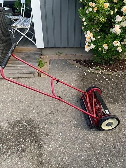 Gudenaa GU 400 handgräsklippare röd