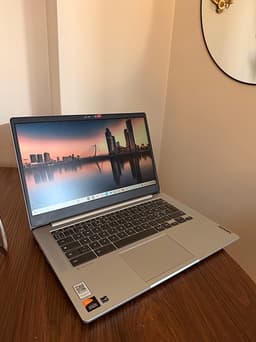 Lenovo IdeaPad Slim 3 Chromebook