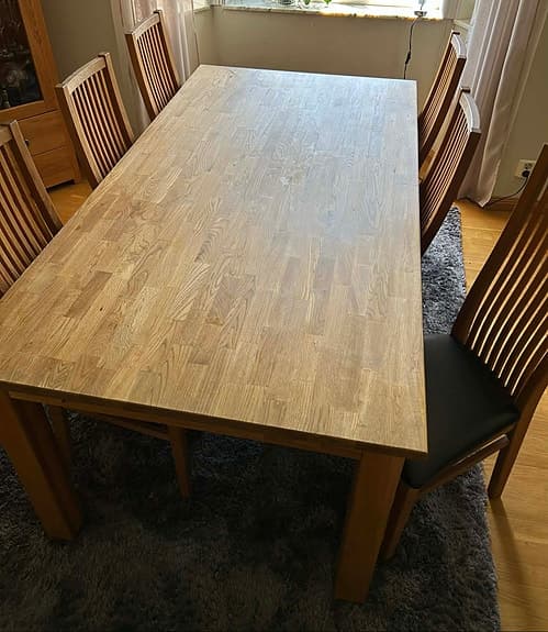 Matgrupp med 6 stolar i oljad ek.