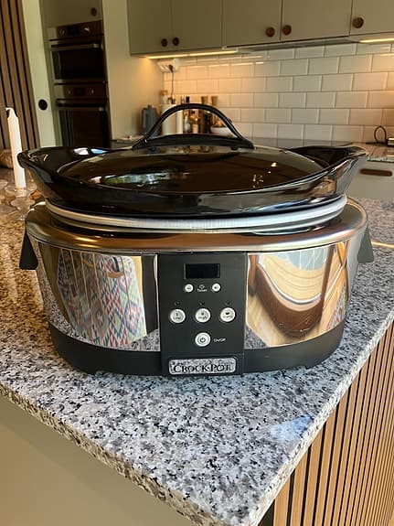 Crockpot Slowcooker 5,7 L – Perfekt för smidiga middagar!