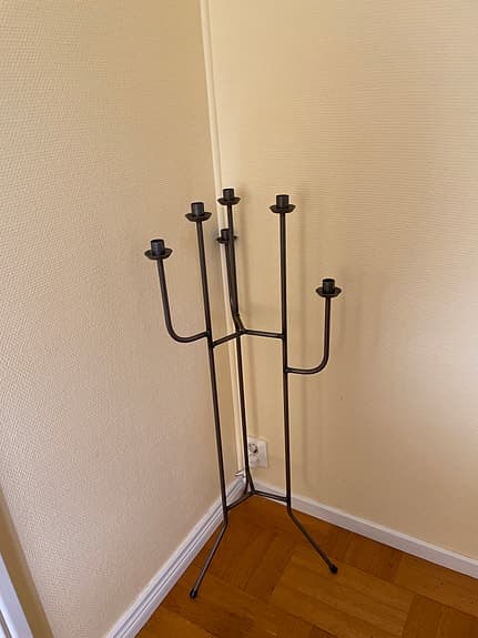 Golvljusstake i metall för 6 ljus
