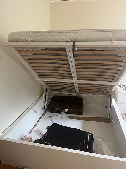 IKEA säng 140x200 med förvaring vit