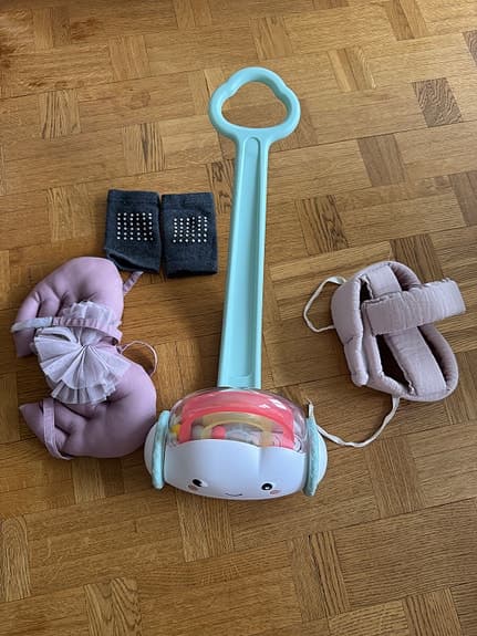 Set med tillbehör för bebis – lära sig gå